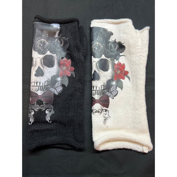 Fingerless Skull Print Gloves Black & White One-Size Knit Gothic Style Wrist War - Picture 1 of 6